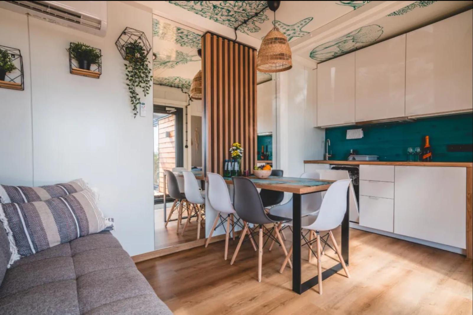 Rresort Holiday Homes 레왈 외부 사진